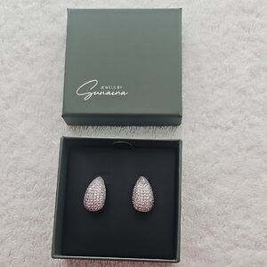 Jewels By Sunaina Narnia Silver Stud Earrings New In Box Teardrop